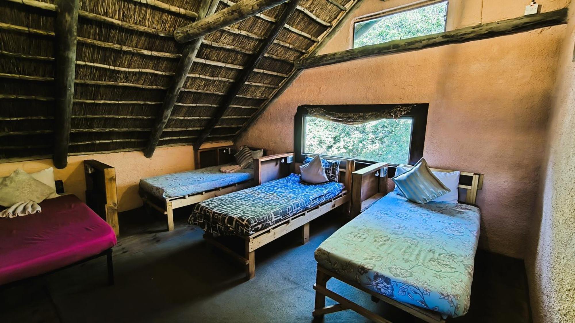 Elephant Trail Guesthouse And Backpackers Kasane Eksteriør billede